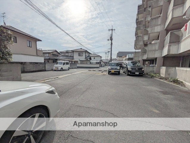 駐車場　エントランス