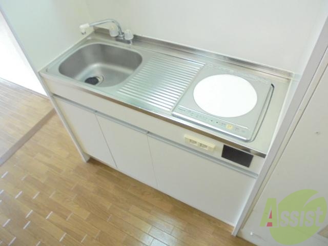 キッチン　コンパクトできれいなキッチンで料理が楽しくなりそう