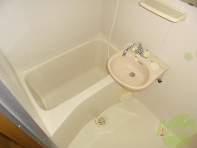 バス・シャワールーム　ピカピカのお風呂！シンプルで良い！