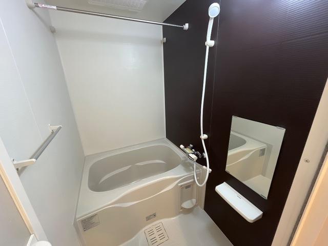 バス・シャワールーム　浴室乾燥機付きバスルーム