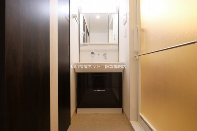 洗面設備　同シリーズ別部屋仕様写真イメージとなります。