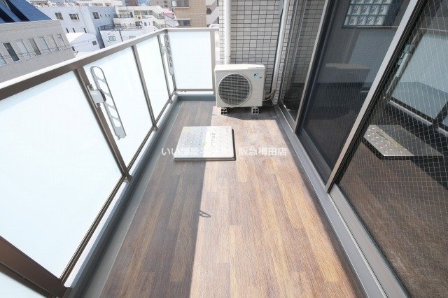 バルコニー　同シリーズ別部屋仕様写真イメージとなります。