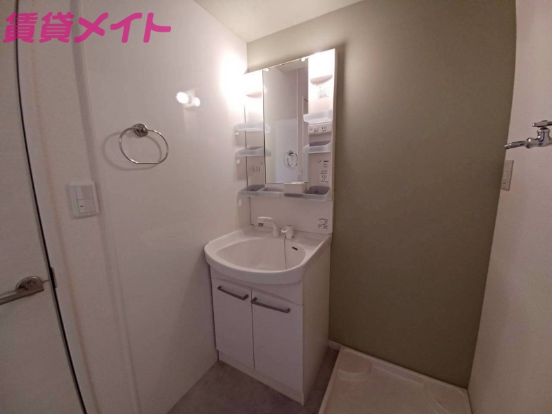 洗面設備　同型参考写真