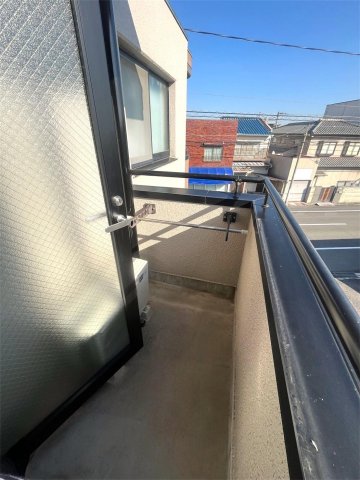 バルコニー　東向きバルコニー！朝日が心地よい