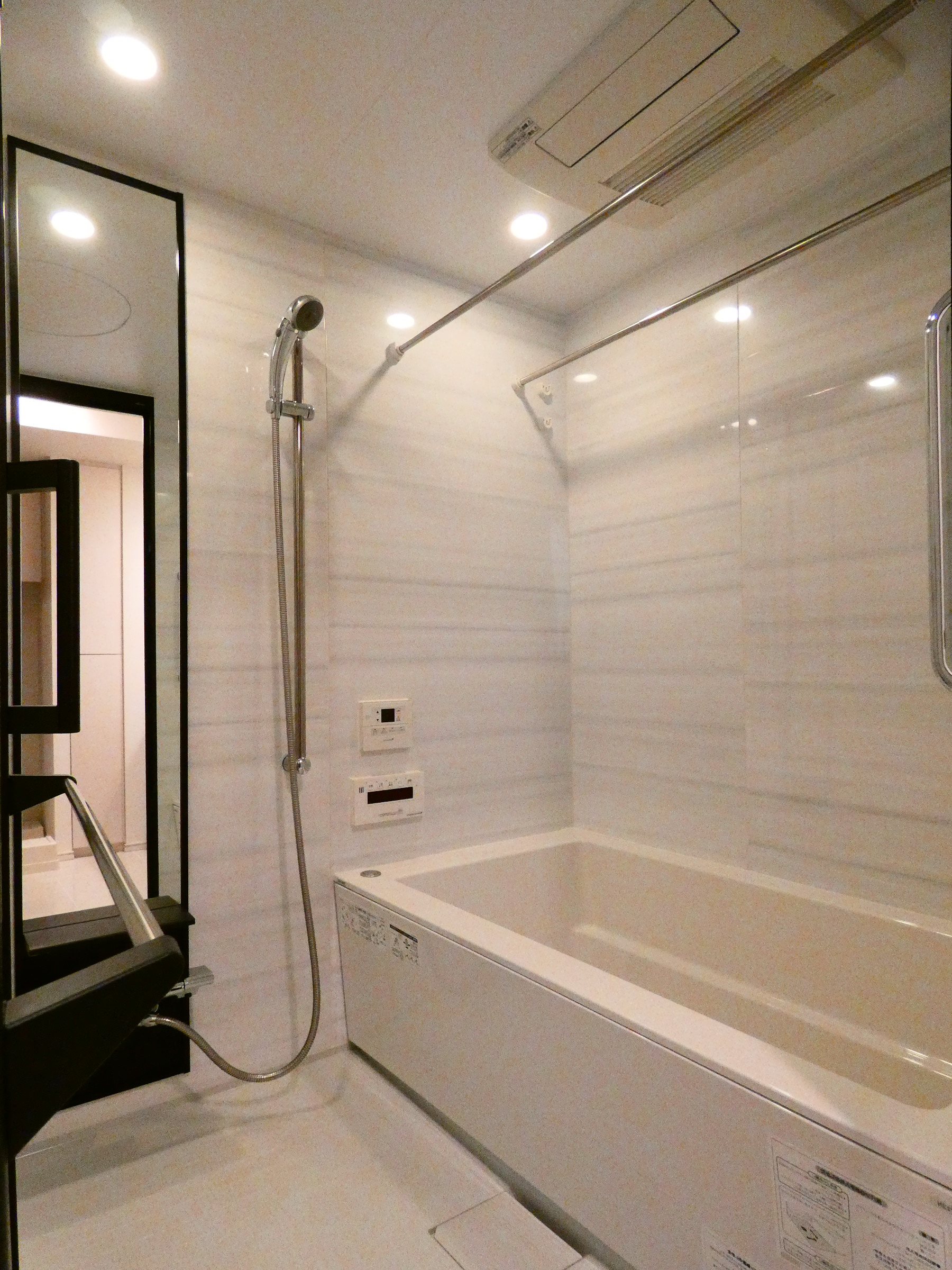 バス・シャワールーム　バス