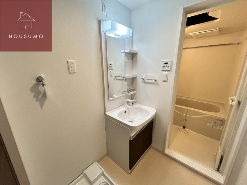 洗面設備　独立洗面化粧台付き