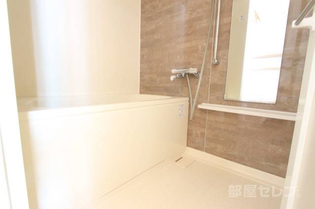 バス・シャワールーム　１日の疲れをいやしてください