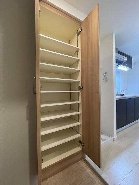 収納　シューズボックス