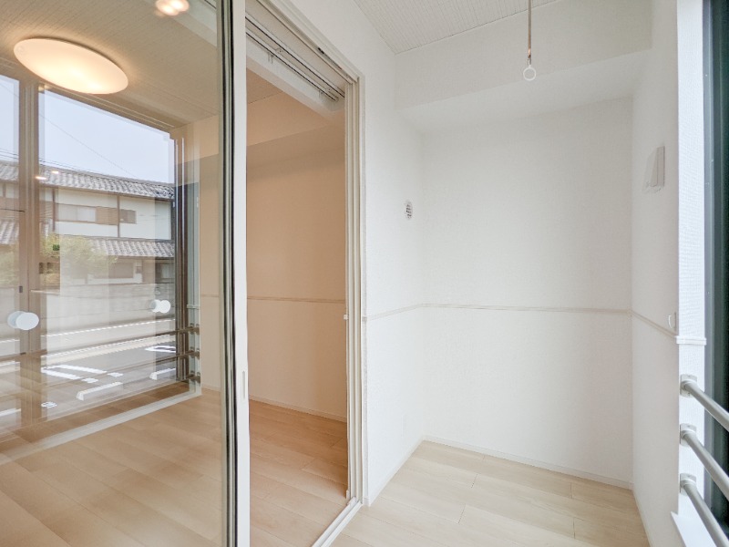 バルコニー　図面と現状に相違がある場合には現状を優先