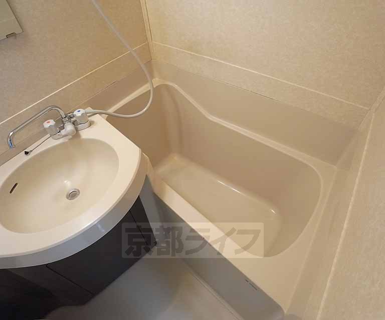 バス・シャワールーム　バスタブです。