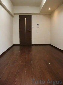 居室・リビング　エントランス