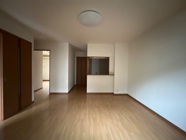 居室・リビング　こちらのリビングで趣味の時間をお楽しみください