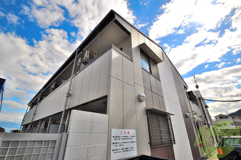 建物外観　海沿いの散歩やランニングは気持ちをリフレッシュさせてくれます