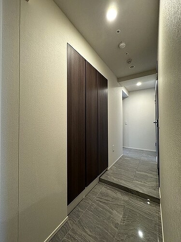 玄関　玄関　※2024年6月撮影