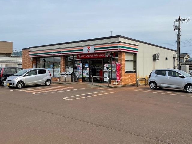 コンビニ　セブンイレブン宮内駅前通り店（コンビニ）まで500m