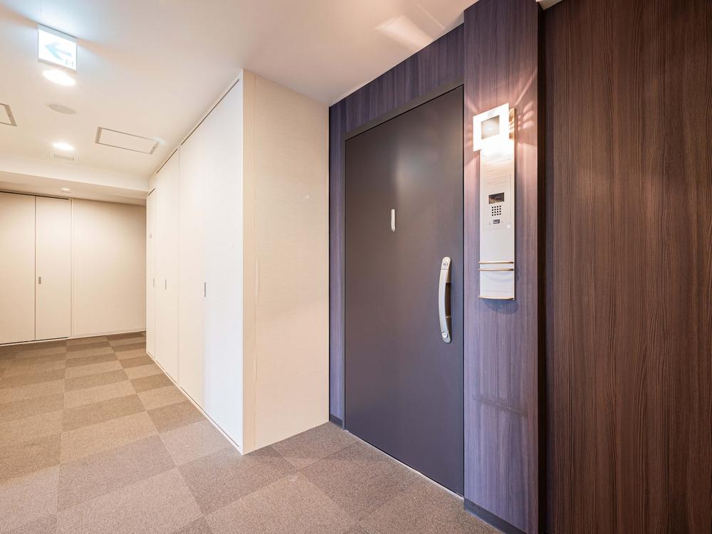 玄関　※別部屋の参考写真です。