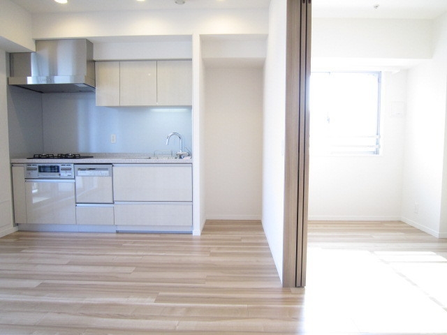 居室・リビング　※別部屋の参考写真です。