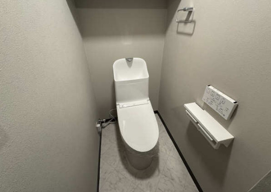 トイレ　写真は類似です。