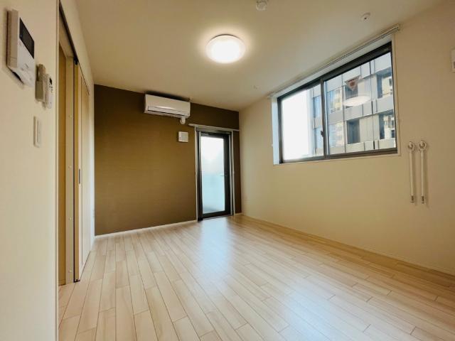 居室・リビング　室内