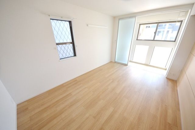 居室・リビング　★2面採光の明るいお部屋★