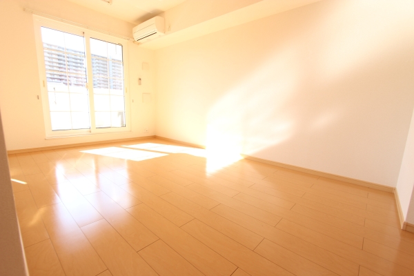 居室・リビング　日あたり良好、団らんスペース