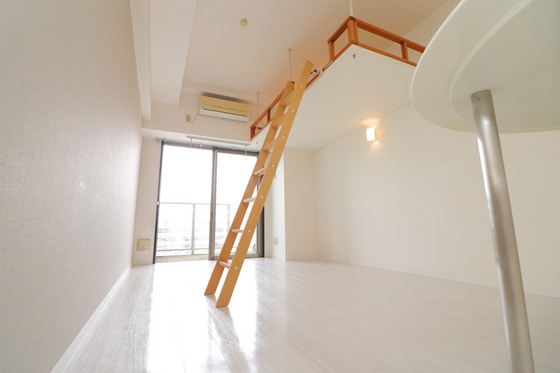 居室・リビング　※別部屋の写真です