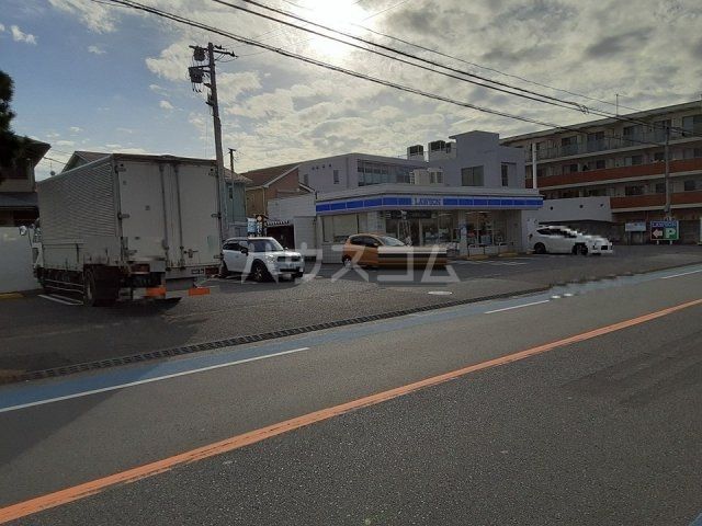 コンビニ　ローソン 茅ヶ崎東海岸南店（コンビニ）まで338m