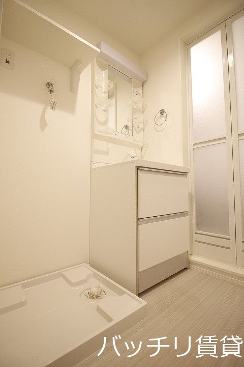 洗面設備　同型タイプの為、現状を優先致します。