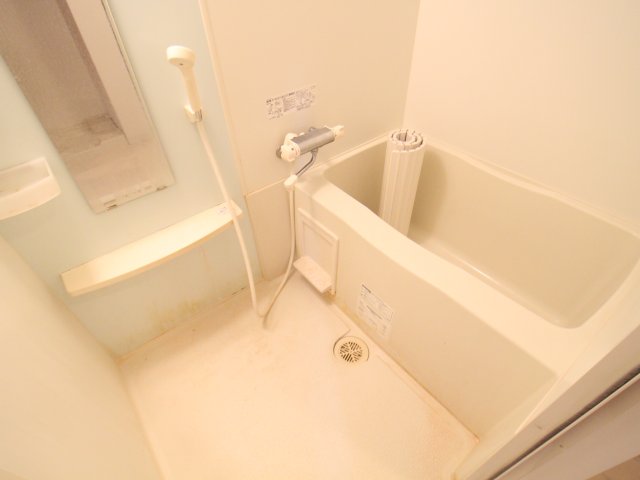 バス・シャワールーム　日々の疲れを癒すお風呂付です