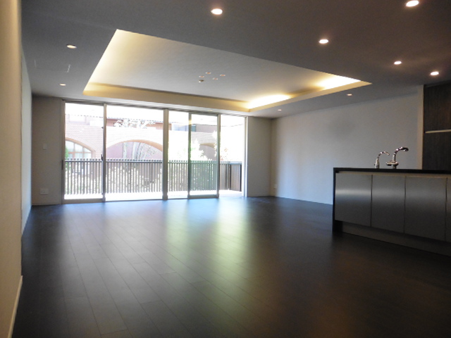 居室・リビング　内観1