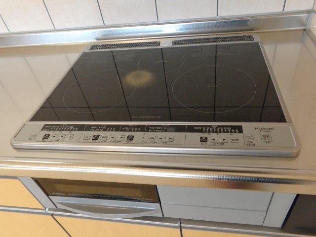 居室・リビング　３口のＩＨヒーター