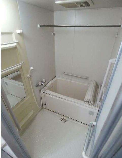 バス・シャワールーム　写真は同タイプを参考に掲載しております。