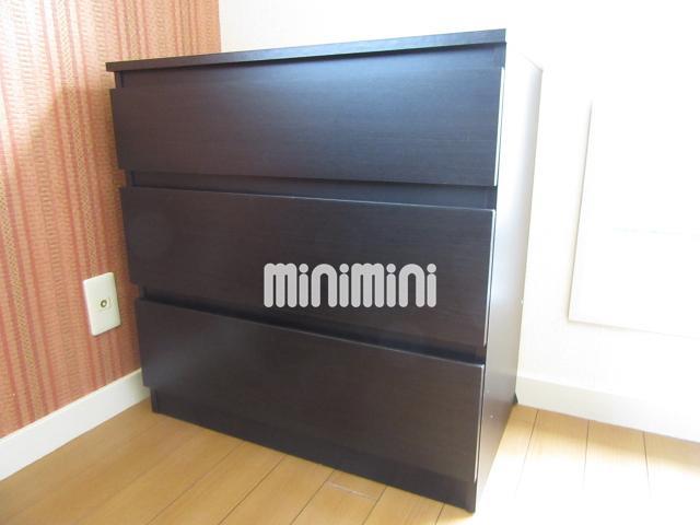 その他　大きな収納家具も付いております