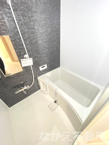 バス・シャワールーム　コンパクトで使いやすいお風呂です