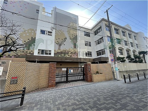 小学校　大阪市立玉造小学校（小学校）まで711m