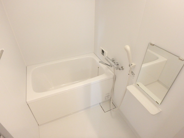 バス・シャワールーム　経済的な追い焚き機能が付いたバスルーム