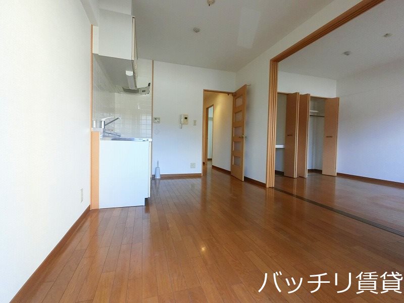 居室・リビング　別号室の画像。現況を優先します。