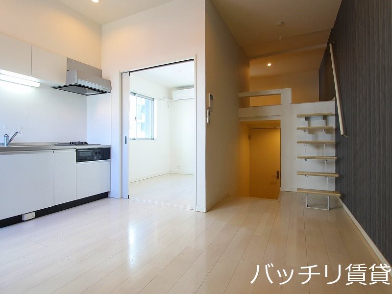 居室・リビング　※画像は別号室の為、現状優先となります。