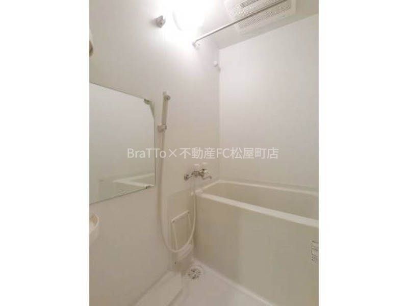 バス・シャワールーム　バス（浴室乾燥機付き）