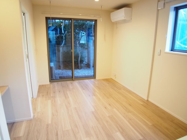 居室・リビング　※同物件別部屋の参考写真