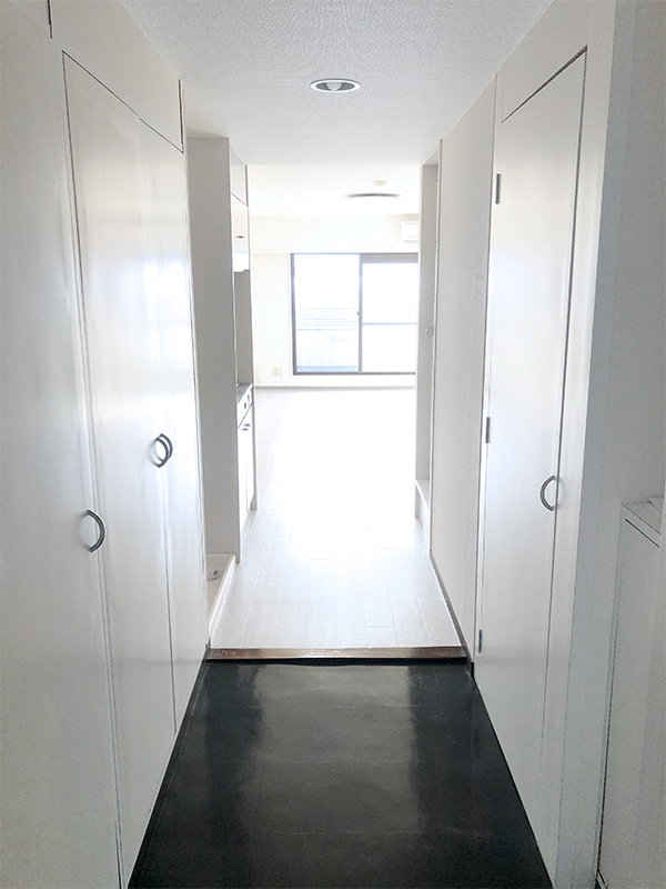 玄関　異なる場合は現況を優先します。