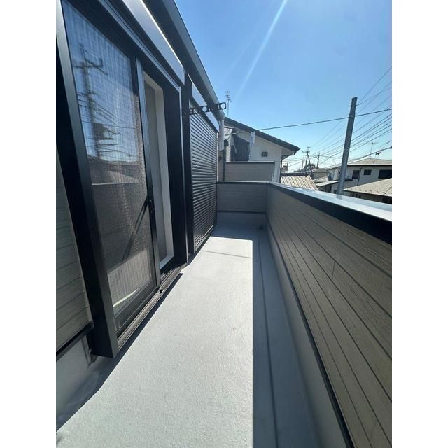 バルコニー　開放的で明るい空間を演出してくれるバルコニーです