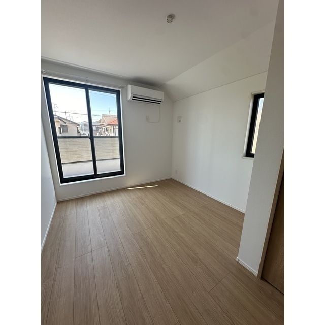 居室・リビング　ゆったりした洋室です