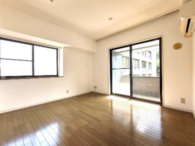 居室・リビング　内観1