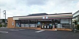 コンビニ　セブンイレブン（コンビニ）まで350m