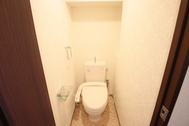 トイレ　※別室の参考写真の為、現況優先です。