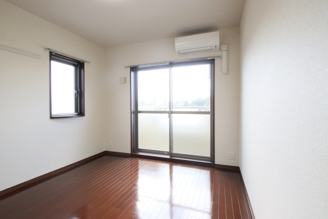 居室・リビング　※別室の参考写真の為、現況優先です。