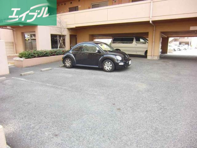 駐車場　駐車場