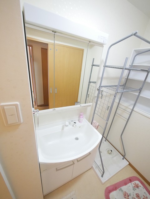 洗面設備　★人気の独立洗髪洗面化粧台で朝の準備にも便利ですね★