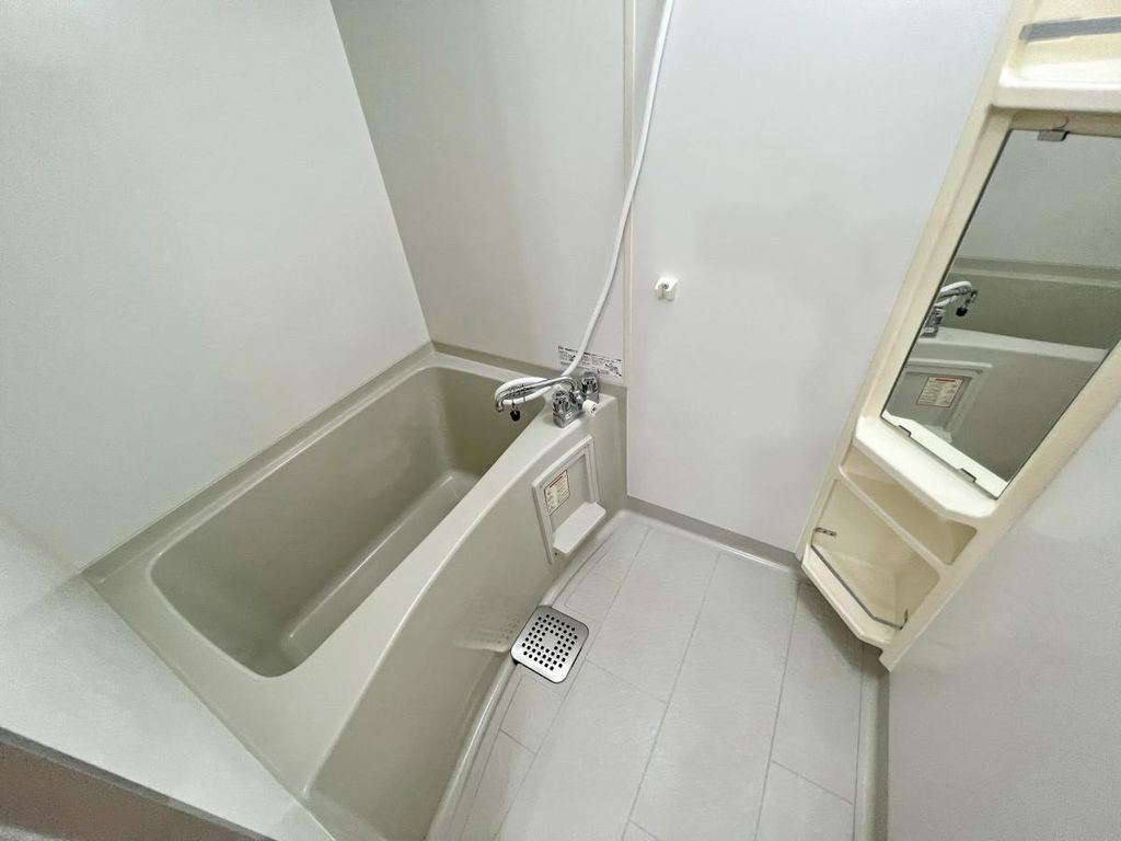 バス・シャワールーム　バス